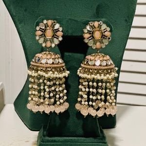 Earing tikka set